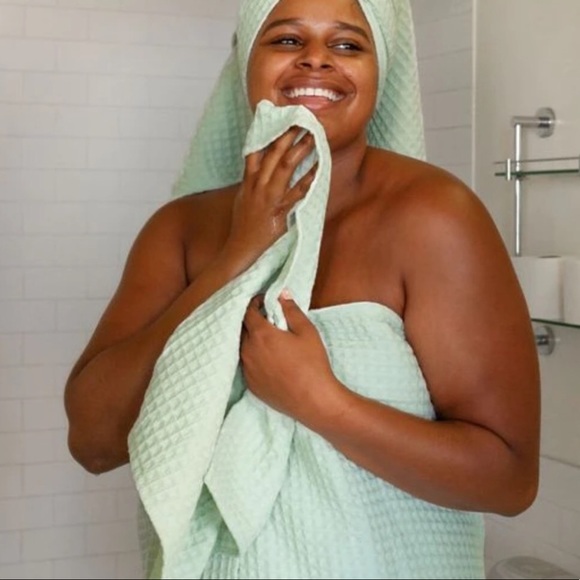 Bathen Other - Bathen Waffle Towel Set